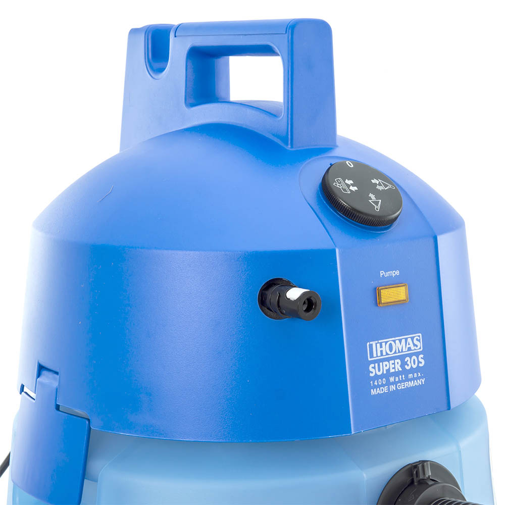 Пылесос THOMAS Super 30S Aquafilter, удобная ручка управления и разъем помпы на верхней части корпуса